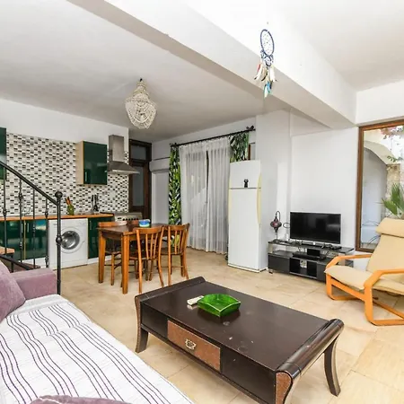 Duplex House With Shared Pool Near Beach In Apartament Kalkan